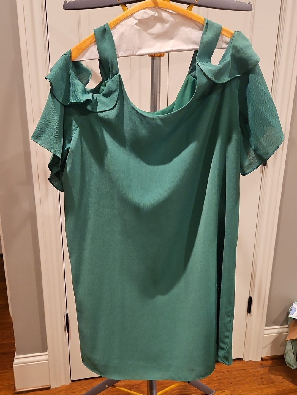 Ee:some Green Cold-Shoulder Midi Dress Size Large